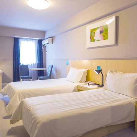 Jinjiang Inn Select Wuwei Railway Station Екстер'єр фото