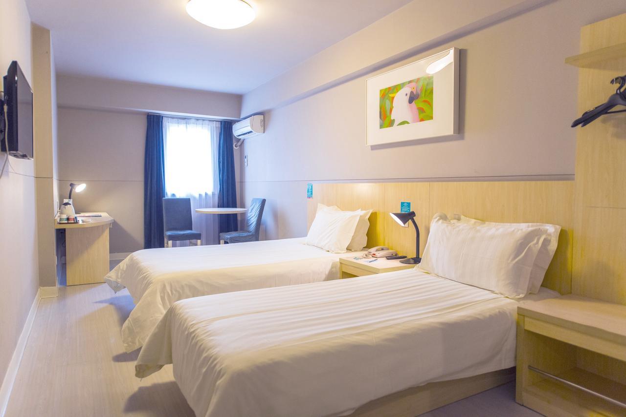 Jinjiang Inn Select Wuwei Railway Station Екстер'єр фото