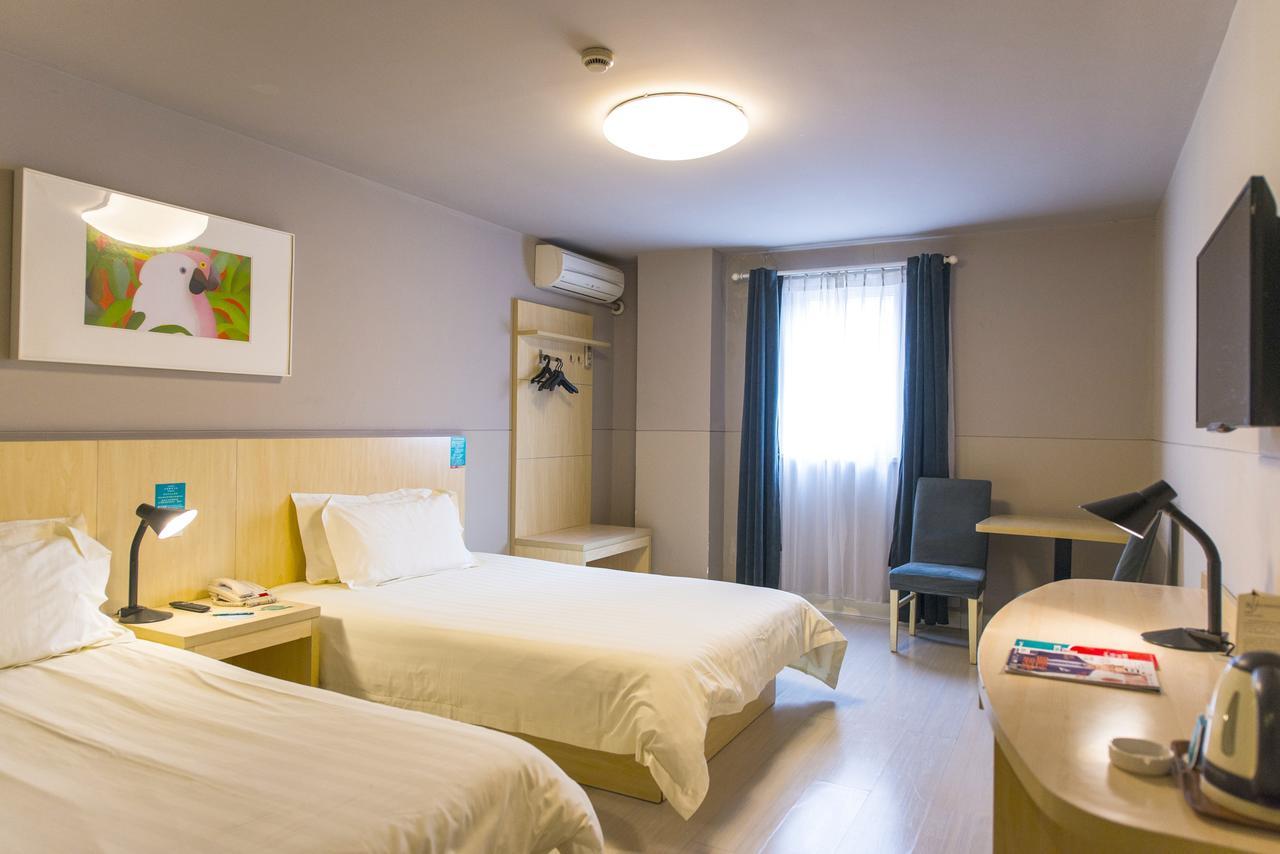 Jinjiang Inn Select Wuwei Railway Station Екстер'єр фото
