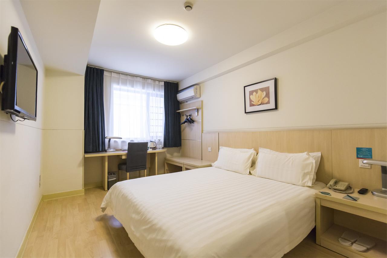 Jinjiang Inn Select Wuwei Railway Station Екстер'єр фото
