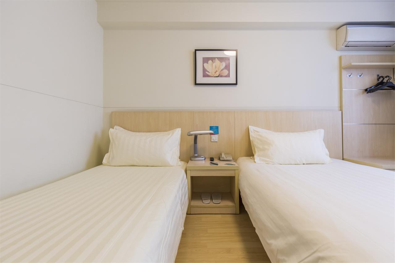 Jinjiang Inn Select Wuwei Railway Station Екстер'єр фото