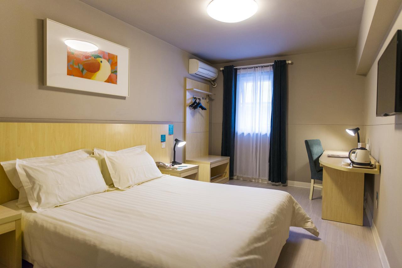 Jinjiang Inn Select Wuwei Railway Station Екстер'єр фото
